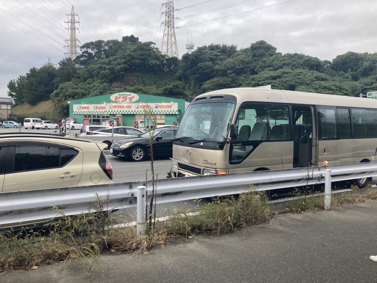 保育園の送迎バスなど3台絡む事故　園児ら7人ケガ　バスが車線変更しようとして2台に衝突か　福岡・古賀市