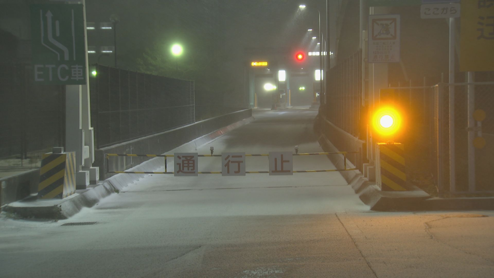 【速報】福岡都市高速道路が全線通行止めに　雪の影響で　九州道なども一部通行止め