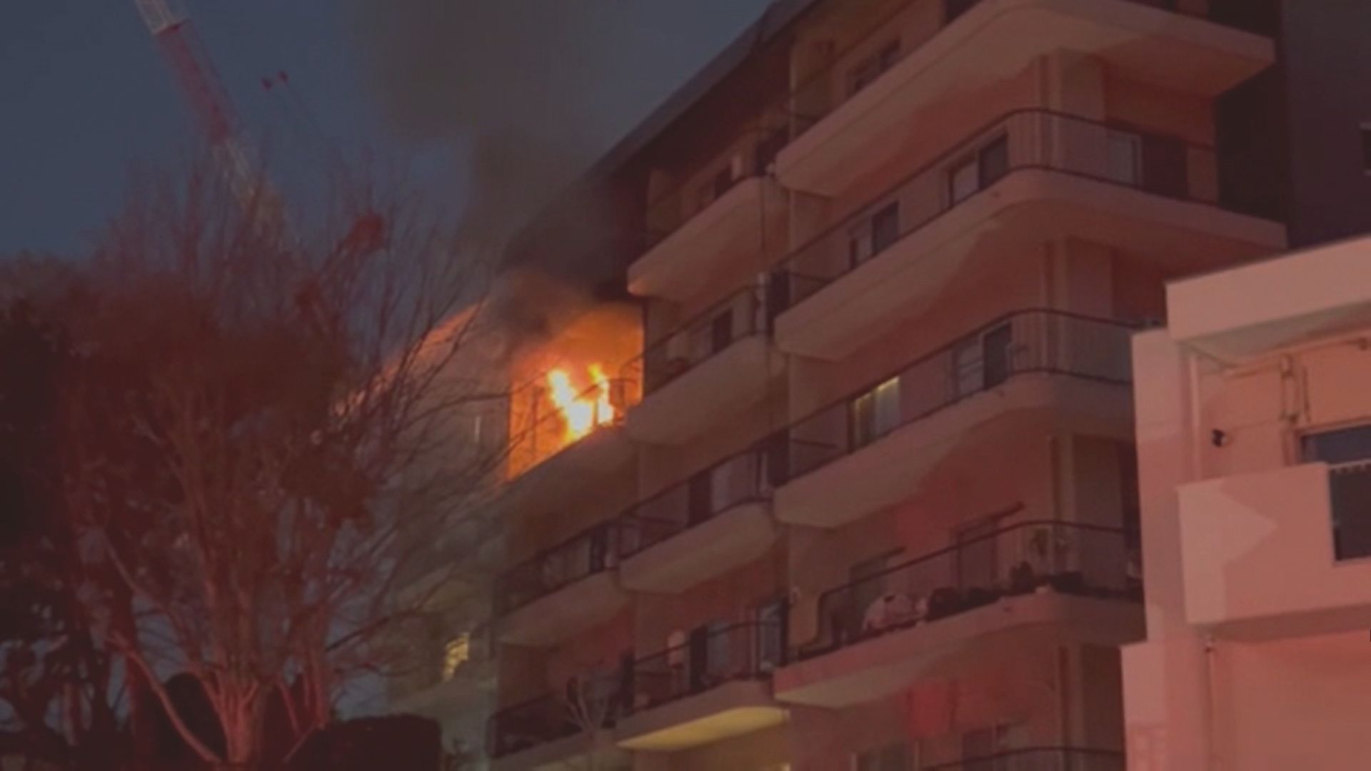 「6階建ての一室から白煙」　福岡市でマンション火災　男女2人死亡　“高齢夫婦”と連絡取れず