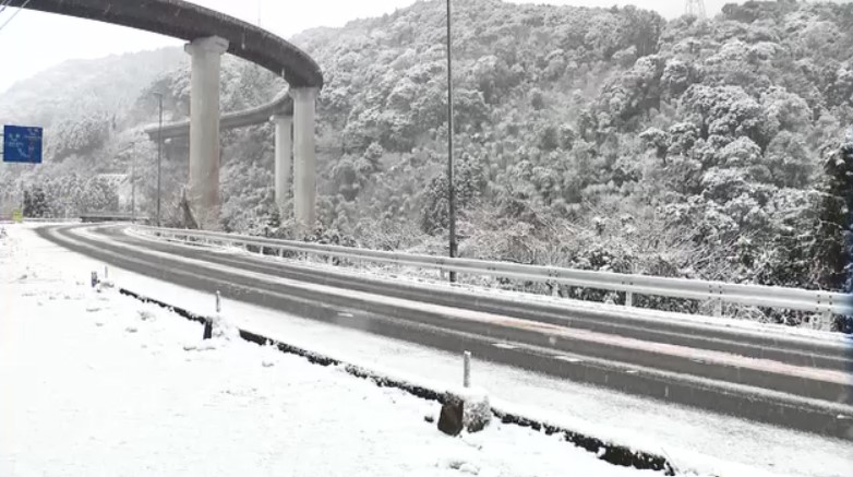 福岡の平地でも大雪のおそれ　多いところで2～3センチの予想　28日夜遅くから29日昼前にかけて　交通に影響のおそれ【28日午後4時30分時点】