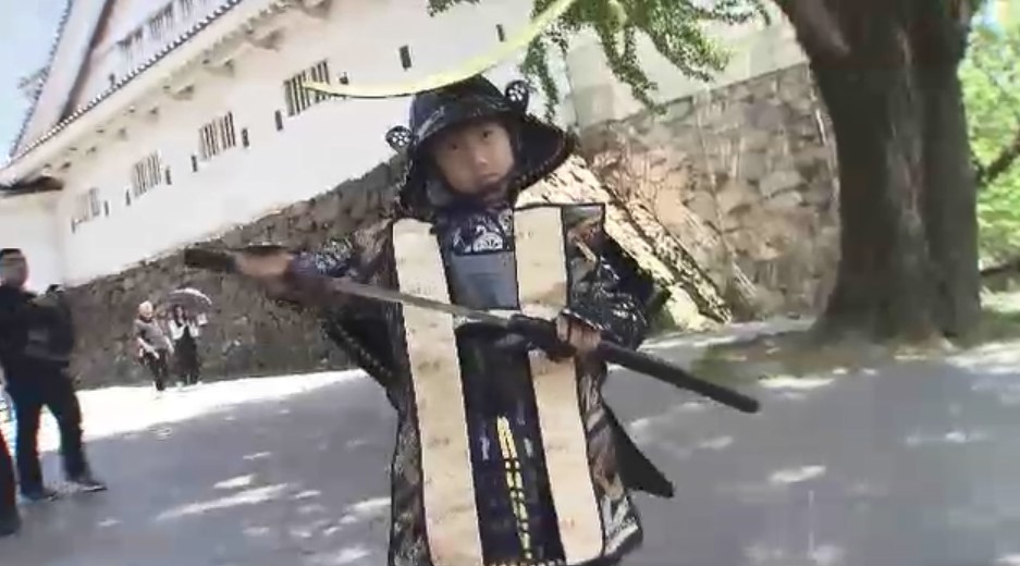 『小倉城サムライウィーク』　 甲冑身に着け“戦国時代”へ　「重たくて全然 戦えそうにない…」 6日まで開催　北九州市
