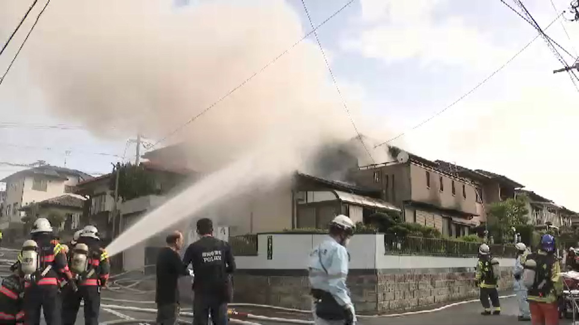 「火が出ている」　福岡市で住宅火災　焼け跡から女性1人の遺体　住人女性と連絡取れず