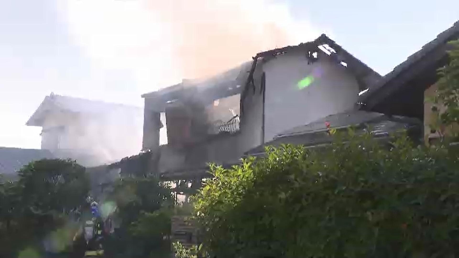 「１階から火が出ている」　2階建て住宅で火事　１人を病院搬送　現場はＪＲ千早駅から東へ約６００メートルの住宅街の一角　福岡市東区