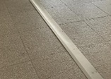 西鉄花畑駅　駅施設の不具合で利用客がけが　床のアルミプレートがサンダルと足の間に挟まる　約１センチの切り傷　他の全ての駅でも緊急点検実施へ　福岡・久留米市