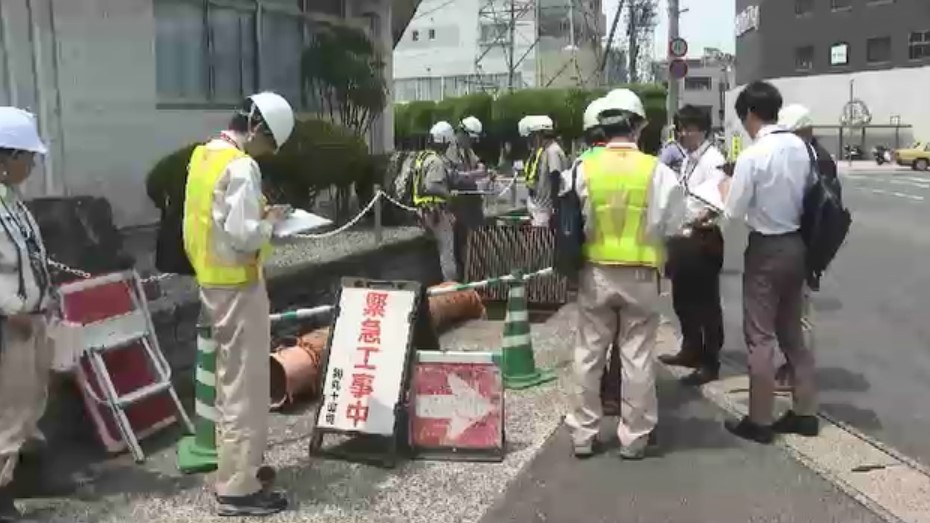 北九州市小倉南区の県道陥没　道路下の水路の劣化状況など調査　原因を特定へ