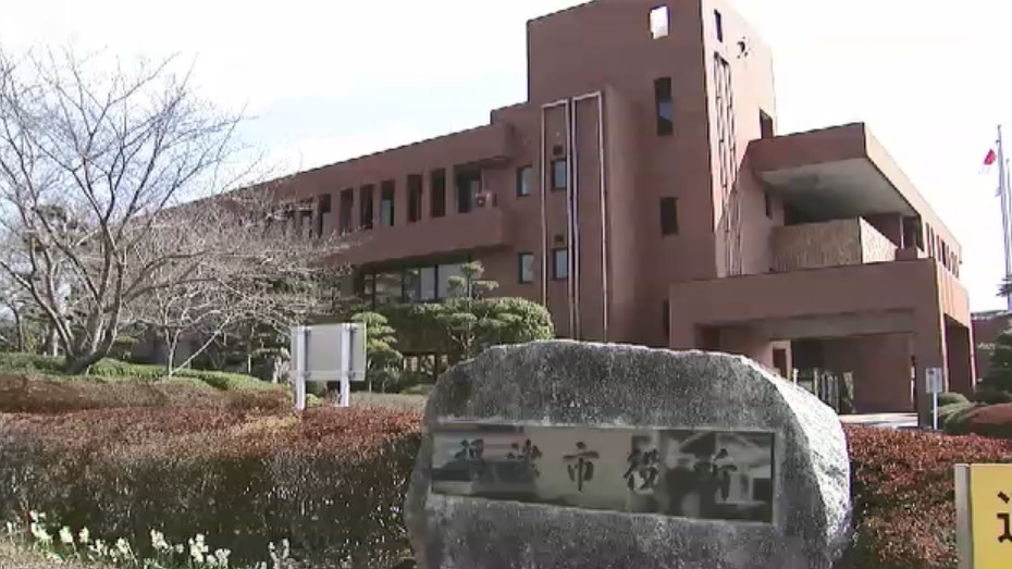 【参院選】「なんでいかんとや」1人が2票記入し投じる　福津市の期日前投票所　自分の投票用紙を同行女性に手渡した男性　職員に激しく詰め寄る　福岡