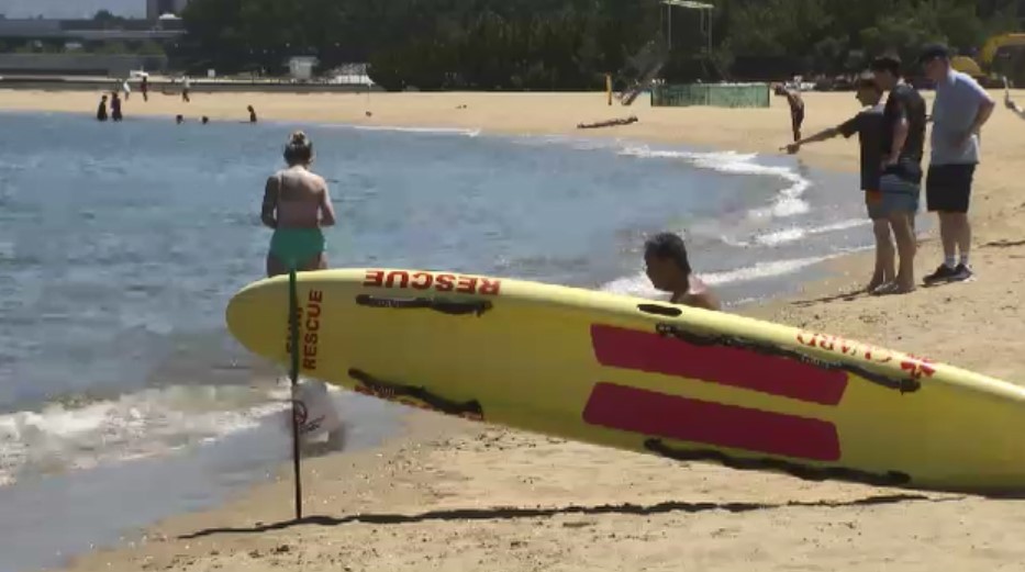 快晴なのに…海水浴場に異変　29日は40℃超の予想も　あまりの暑さに訪れる人まばら　福岡は“観測史上最も暑い7月”になる可能性