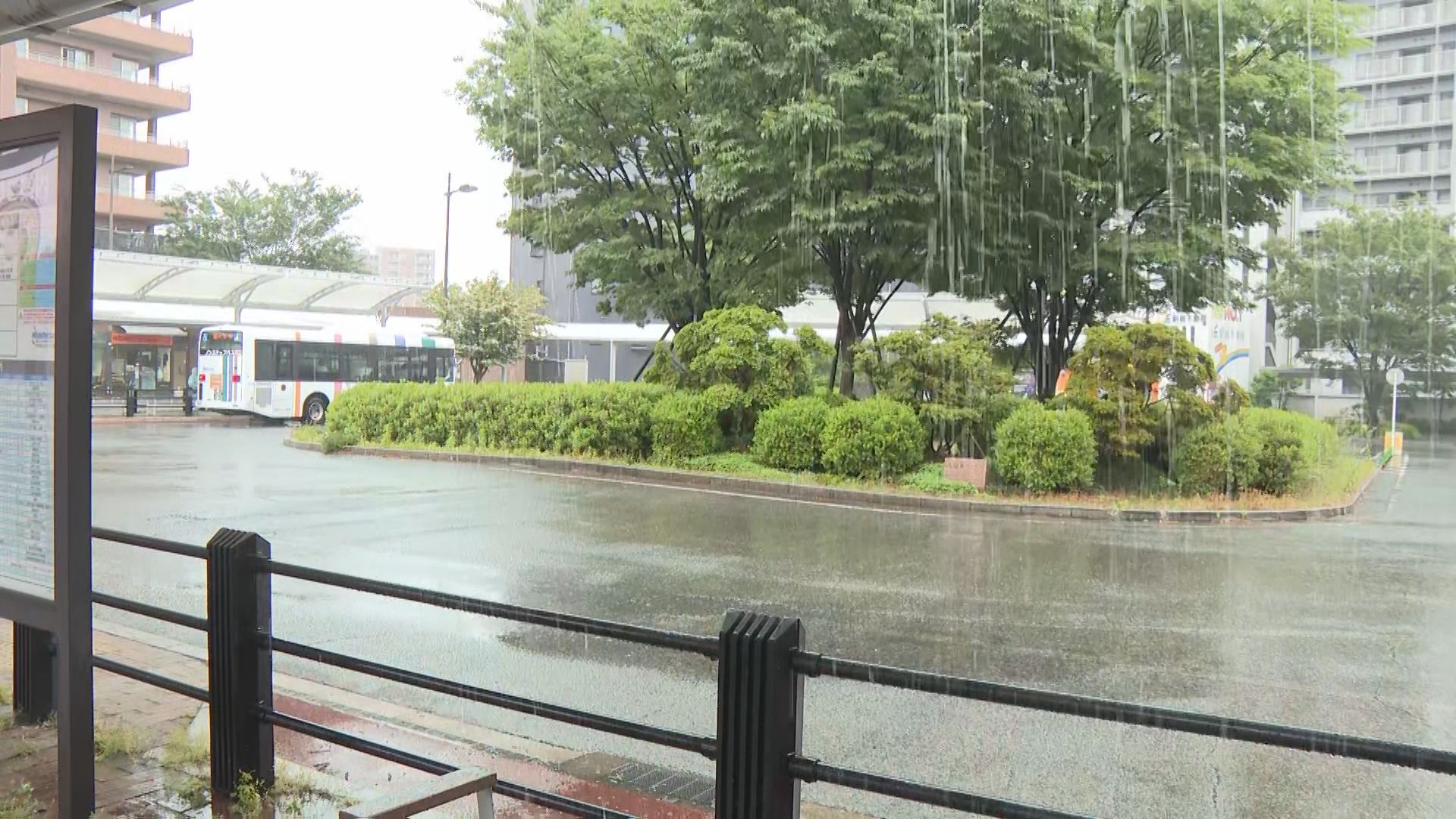 福岡で9日朝から大雨のおそれ　各地の予想雨量を発表　警報発表の可能性も　落雷や竜巻など激しい突風のおそれ　気象台