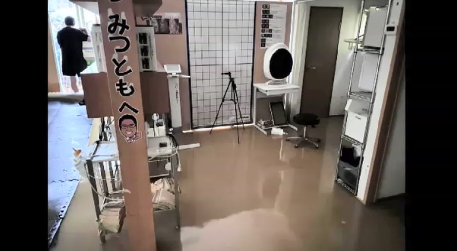 “猛烈な雨”の新宮町　浸水の整骨院で片づけ続く「損害は500～600万円」　下水処理施設も水没し「水の使用量を最低限に」呼びかけ　福岡
