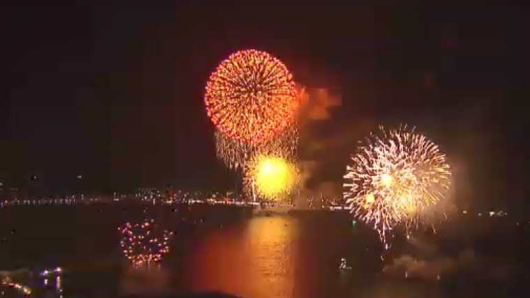 「関門海峡花火大会」13日午後8時から　横浜の台船炎上事故受け安全対策を徹底　福岡・山口