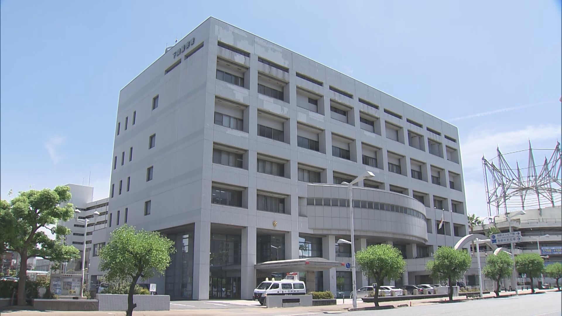 散歩中の男性がクマ1頭目撃「木の上に登って揺らす」体長1メートルほど　転落してやぶの中へ　住宅や店舗など立ち並ぶ一角　山口・下関市