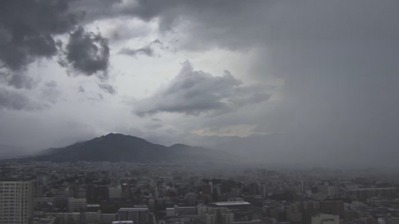 福岡で落雷や竜巻・急な強い雨に注意　22日夜遅くにかけて　大気の状態が非常に不安定に　局地的に積乱雲が発達のおそれ　気象台