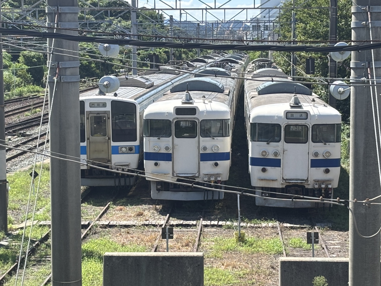 旧国鉄型の415系車両から座席・放送用マイク・行先字幕など53点盗まれる　23日の見学会を前に　運行から引退し駅構内に止められる　福岡