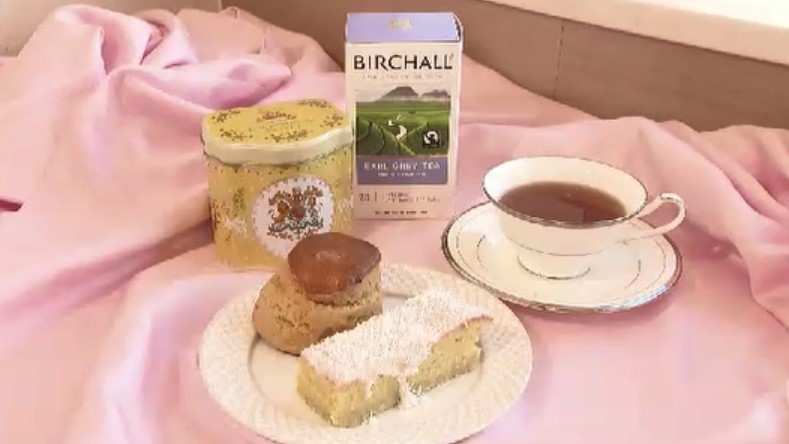 優雅なアフタヌーンティーはいかが　スコーンに長い行列「英国フェア」　イギリスから老舗の紅茶やスイーツ集結　福岡市の博多阪急