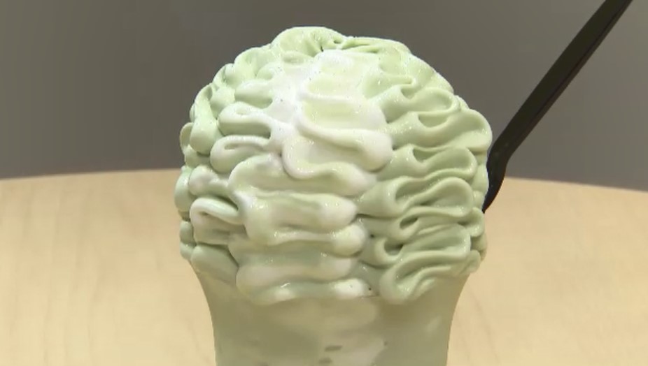 “普段持ってこない”絶品グルメが続々　なめらか食感の「芸術ソフト」や「ぜいたく海鮮弁当」も　福岡市で「北海道の物産と観光展」