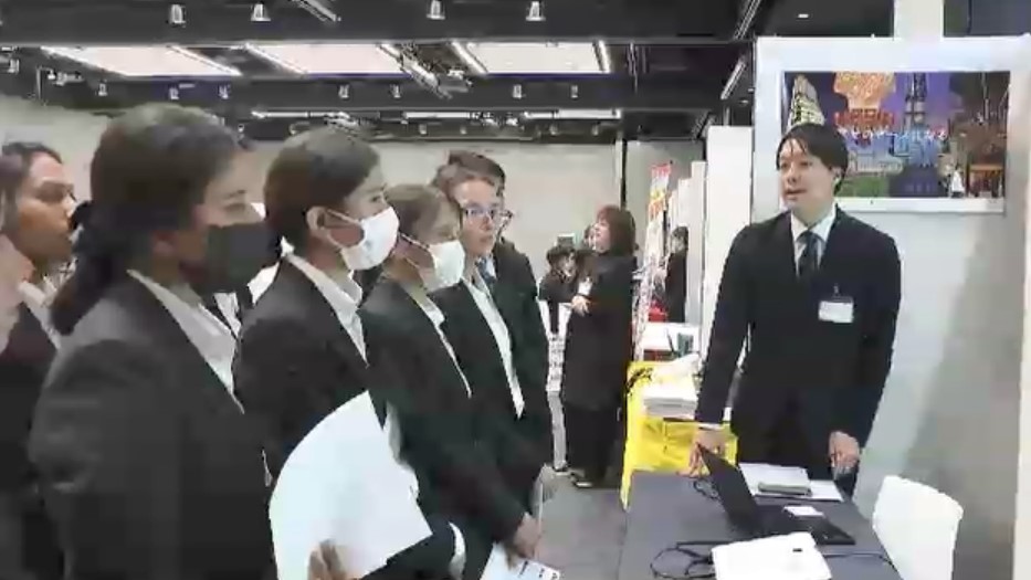 「異文化への理解度高く多言語にも対応」宿泊業界が外国人留学生を積極採用　合同就職説明会を開催　インバウンド需要などで人手不足　福岡