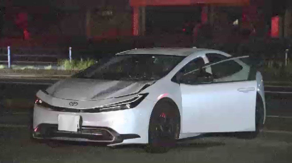 道路横断中の女性が車にはねられ重傷　運転していた85歳男性にけがなし　現場の交差点には信号機設置　福岡・大野城市