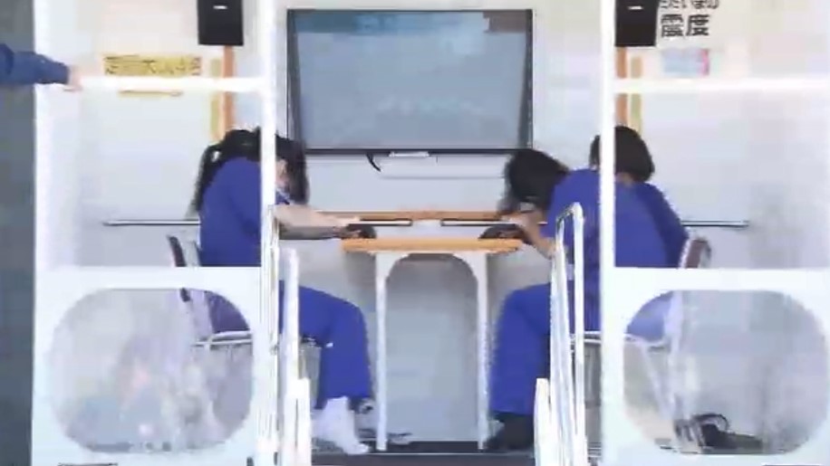 “リアルな震度7”中学生が体験「めちゃくちゃ怖かった」 南海トラフ巨大地震の揺れも“再現” 最新の地震体験車で備えを 福岡・北九州市