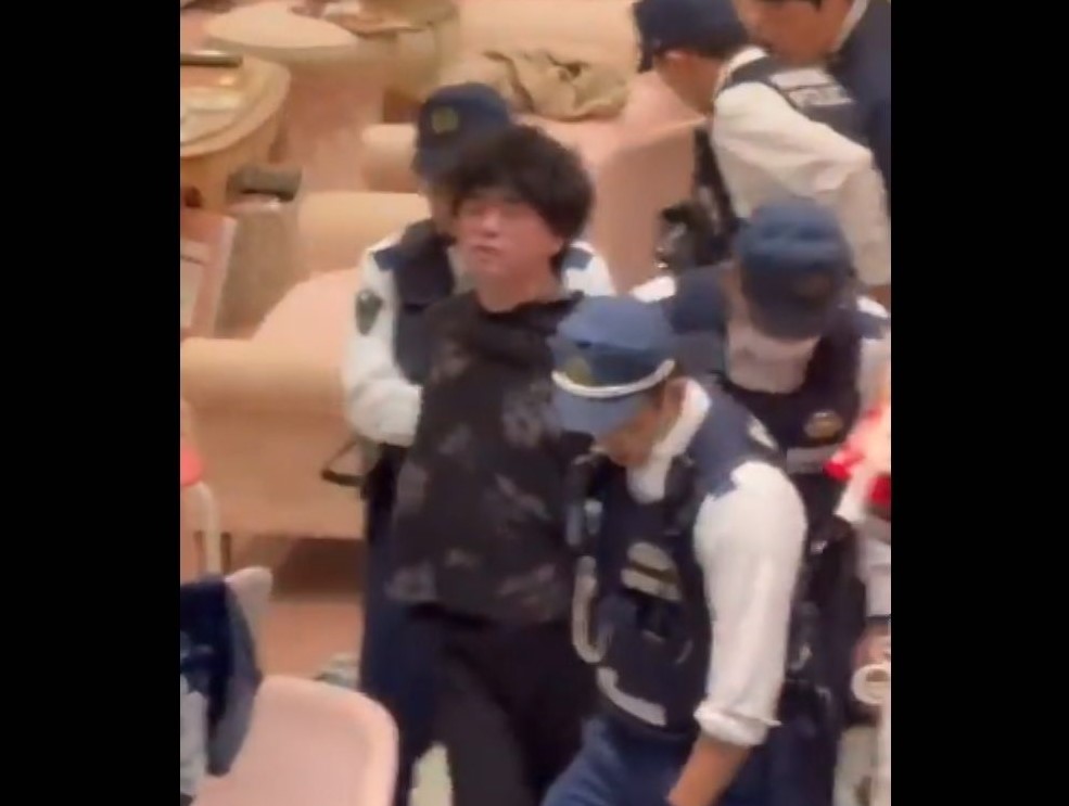 【続報】「とにかく大きな声で叫んでいた」現場騒然　イオンモールの“刃物男”目撃者が証言　偽名使って来店予約しナイフ3本所持　福岡