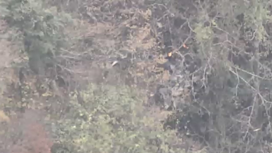 【続報】部品散らばり両翼も確認できず　3人の遺体は機外で発見　現場は緩やかな斜面　小型機墜落事故　福岡・八女市