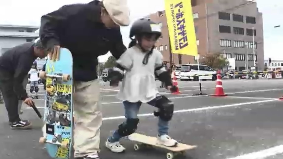 小学生がスケートボード体験会　「家でも公園でもやりたい」　若い世代のスポーツ実施率向上へ　12月以降はBMX体験会も予定　福岡