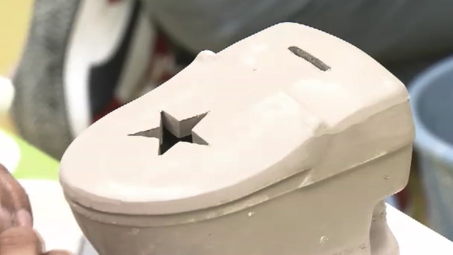 世界各国のTOTO職人 “トイレ”陶器作りの技能を競う選手権 「お互いのレベルアップのために」 福岡・北九州