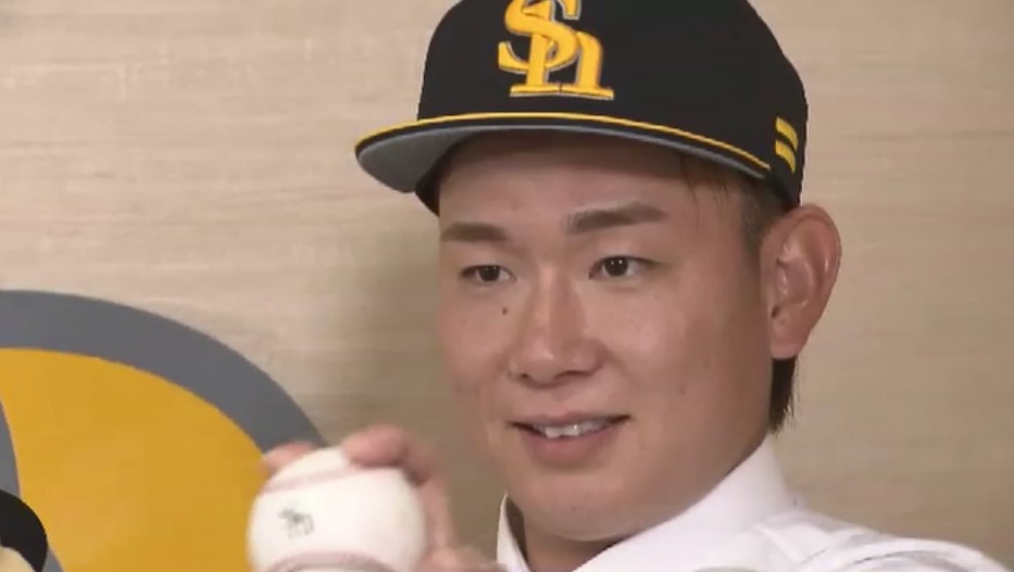 現役ドラフトでホークス加入 中村稔弥投手が入団会見「小さいころから大好きだった」 沈むボールが武器のサウスポー 福岡