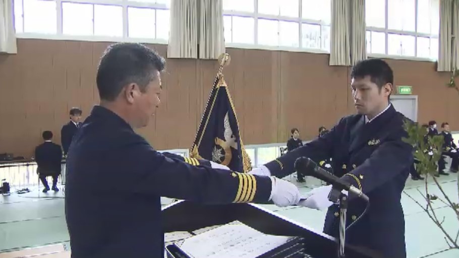「美しい日本の海を守り抜く」56歳の元自衛官が答辞　即戦力の海上保安官17人が修了式　船舶や航空機などの有資格者　福岡