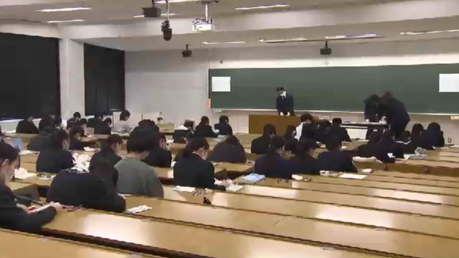 衆院選さなかの試験で騒音対策の申し入れも　福岡市の西南学院大学で一般入試始まる　受験生「頑張ってきたことを全部出しきる」