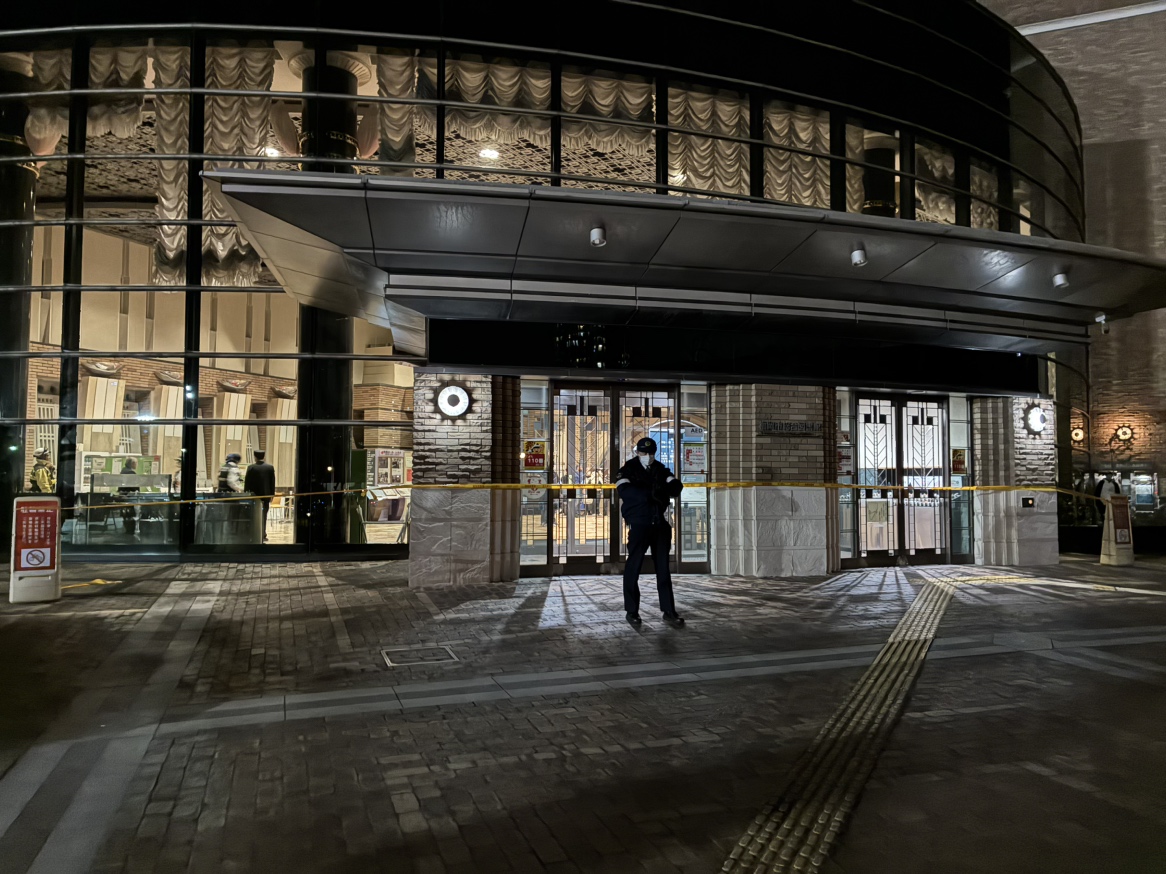 【速報】福岡市総合図書館で切りつけ事件 50~80代の男女3人を救急搬送 腹を刺された人も 殺人未遂の現行犯で男を逮捕