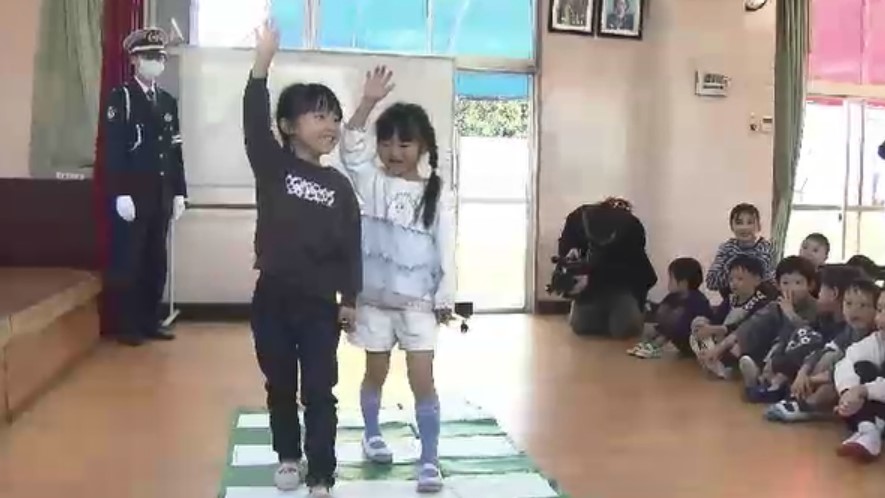 この春に入学する新1年生が交通ルール学ぶ　警察官と通学路を歩いて注意点を確認　福岡・北九州市