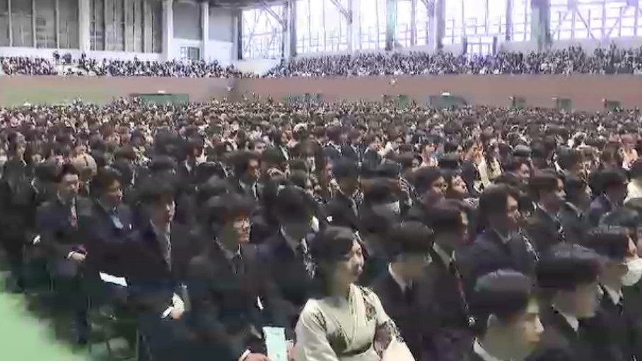 福岡大学で卒業式　約4000人が新たな一歩　コロナ乗り越え「青春を取り戻せた」