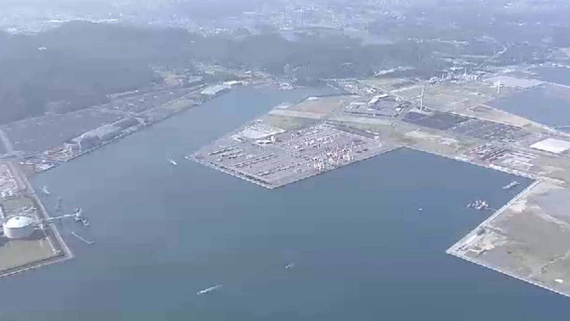 ひびきコンテナターミナルに新たな国際航路 コンテナ取扱量大幅増へ フィリピンとを結ぶ週1便で住宅建材を輸送 福岡・北九州市