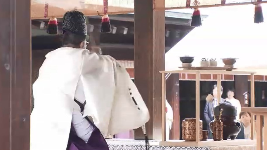 筥崎宮で「献茶式」　裏千家が濃茶・薄茶をたてて奉納　1年の平穏無事を祈る　福岡市