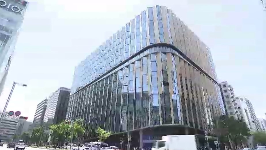 JR博多駅前「西日本シティビル」開業日は7月21日に決定　銀行窓口は平日午後8時まで営業　最大約400席のホールも　福岡