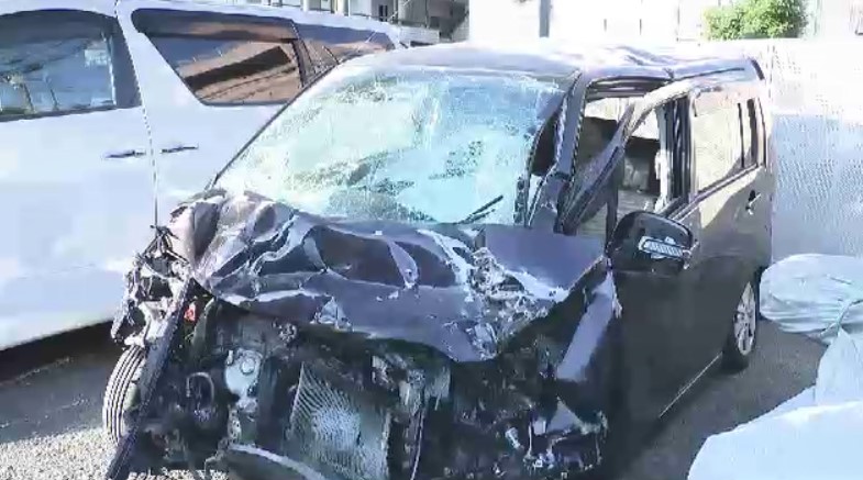 交差点で普通乗用車と軽乗用車が衝突　子供含む6人を搬送　女子大学生が死亡　福岡市