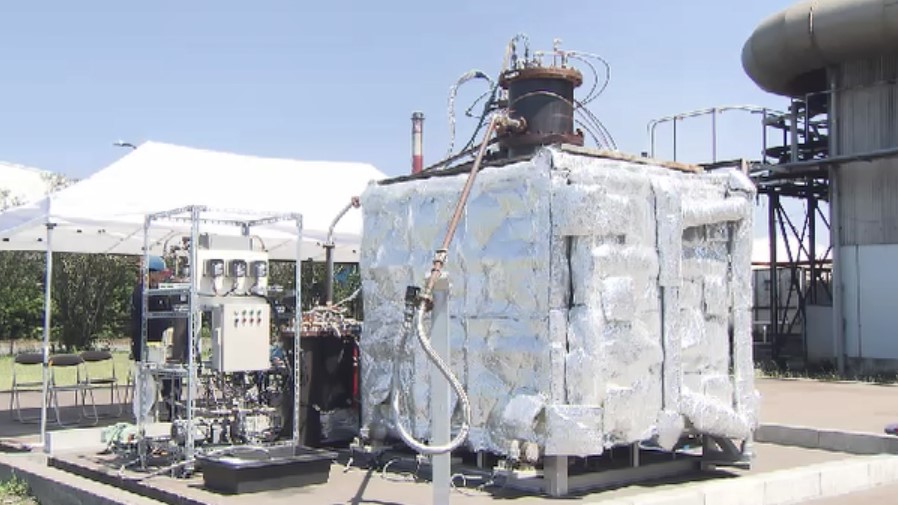 サニックスが廃水や汚泥から航空燃料製造へ 「SAF」原料の生産工場を公開 福岡・北九州市