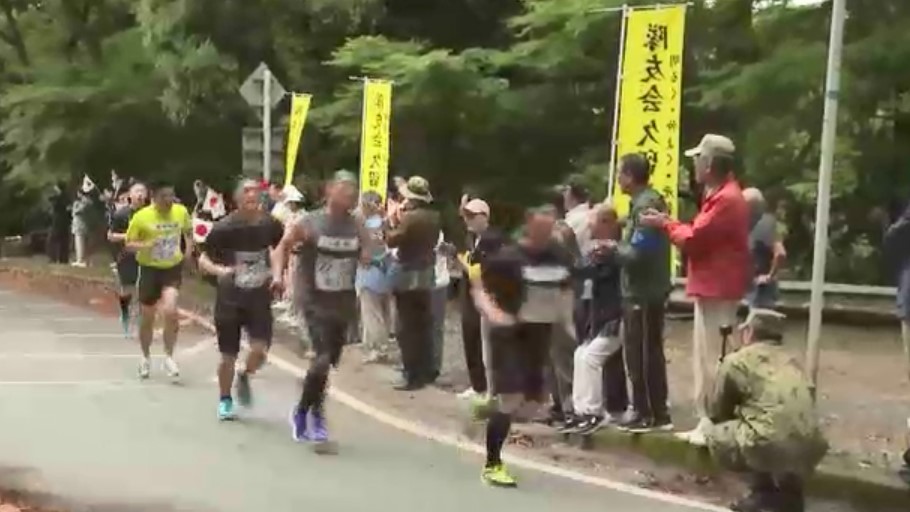 標高差150メートル以上　陸自幹部候補生が伝統の「高良山登山走」　261人が山道を走り抜ける　福岡・久留米市