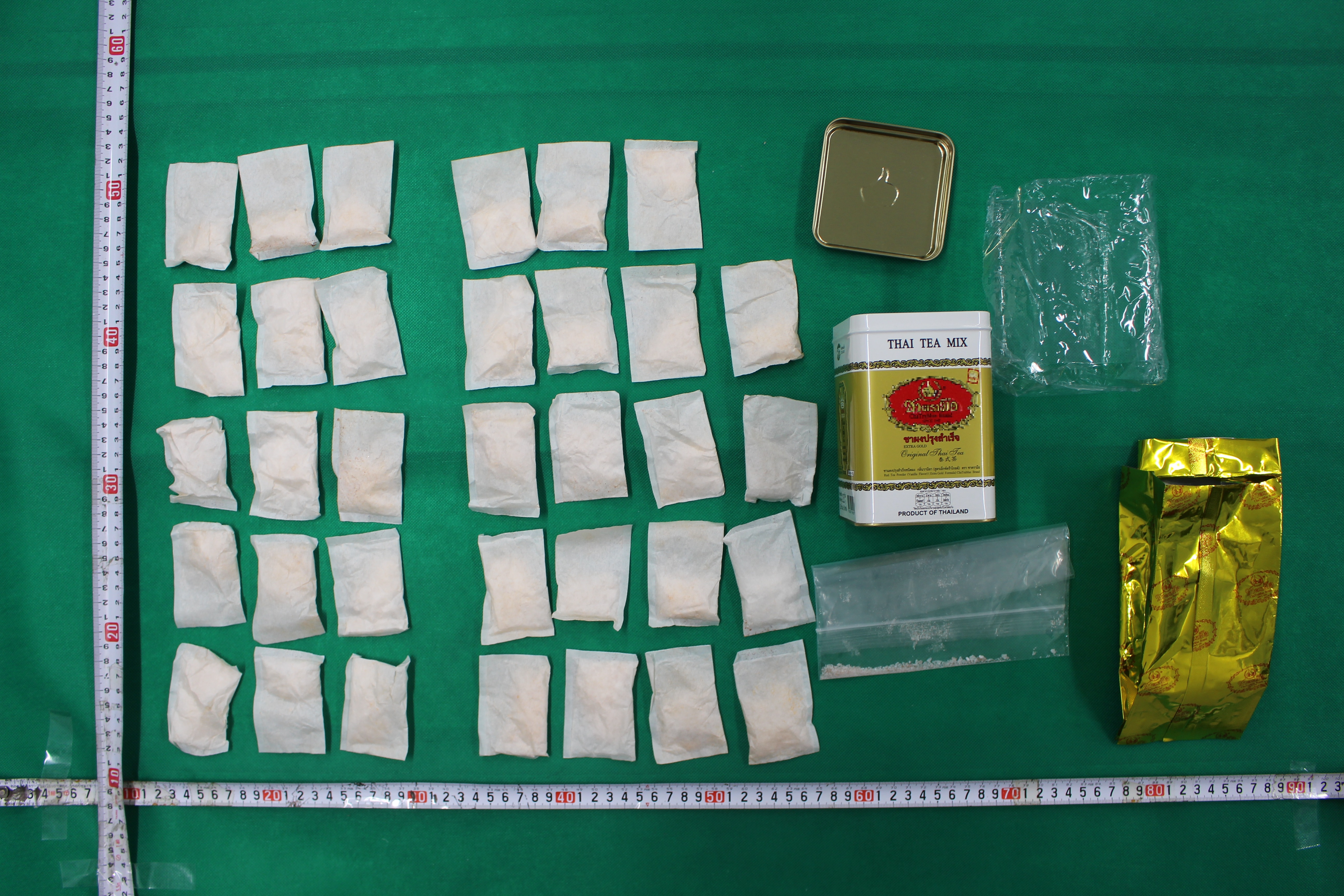 お茶缶の中身は覚醒剤 タイから福岡空港に3キロ超密輸疑い 台湾出身の男を逮捕 末端価格1億5900万円以上 「覚醒剤が入っていると知らなかった」と容疑否認
