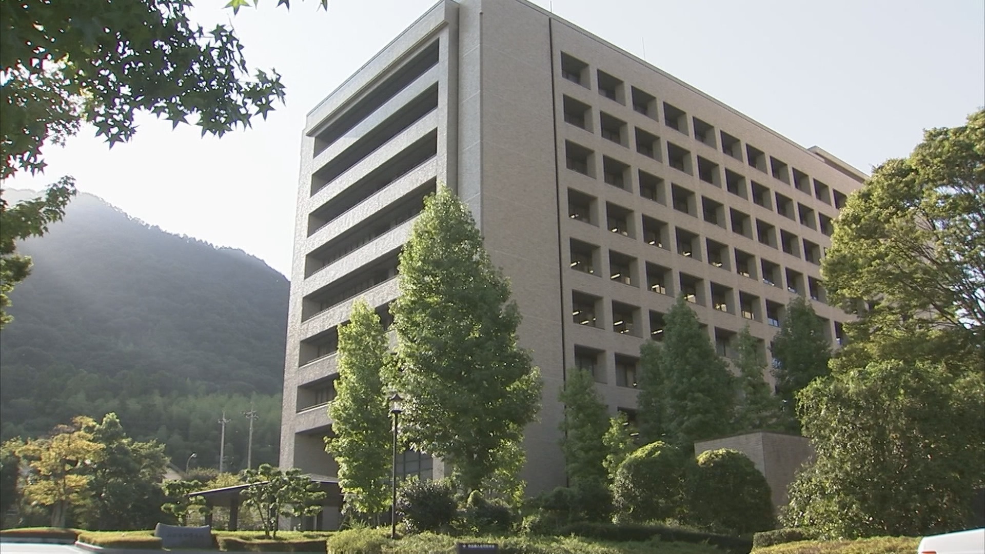 山口県内でクマの目撃情報相次ぐ　体長約1.5メートルも…県警が注意呼びかけ　山口