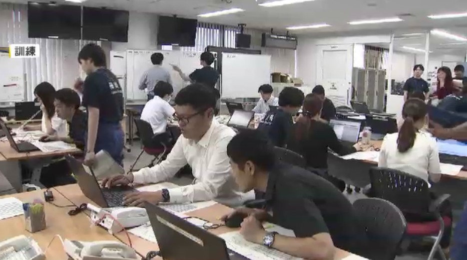 早朝に“抜き打ち”で職員呼び出し　最大震度6弱を想定し県庁で招集訓練　初動対応を確認　大雨シーズン前に備え　福岡