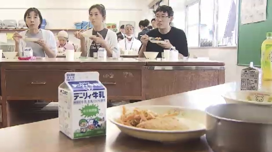 「75年前くらいは脱脂粉乳…」 “懐かし”の給食はいま 保護者や地域の人たちを招いて小学校で試食会 福岡・北九州市