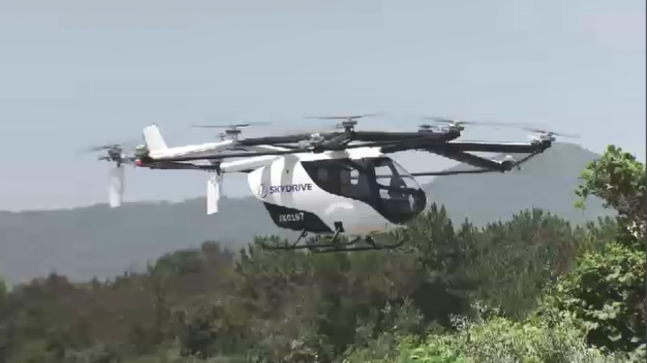 時速100キロも…「空飛ぶクルマ」高速飛行を初公開　小型で機動力に強み「エアタクシー」として活用期待　山口