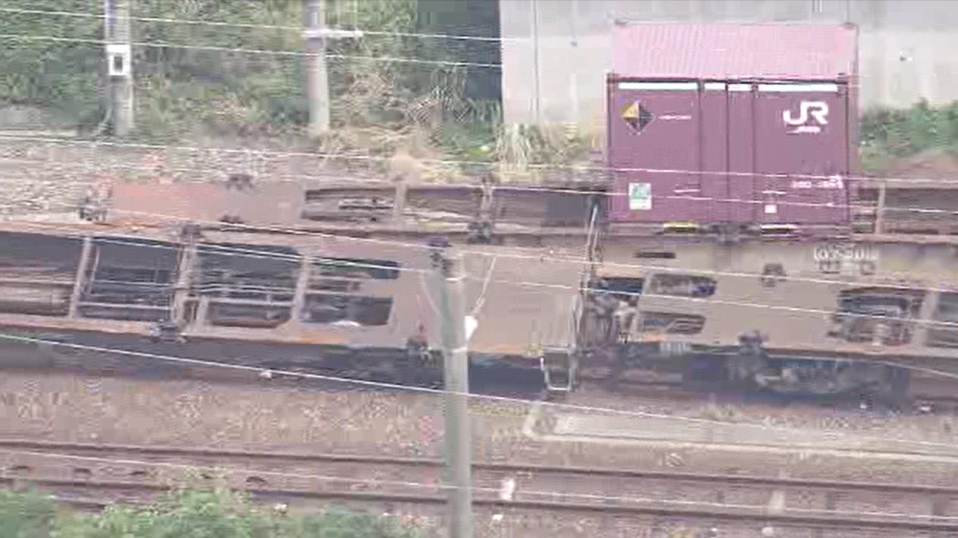 【速報】貨車どうしが衝突し2両脱線　北九州市の貨物ターミナル駅で入れ替え作業中　本来とは別の場所に停車か　福岡