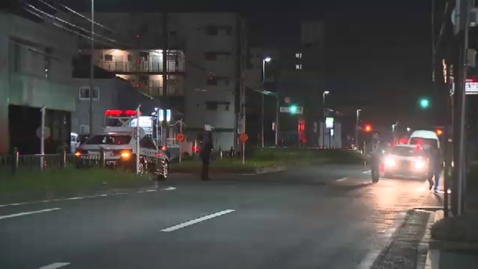 歩道で倒れていた男性が死亡　ひき逃げ事件として捜査　現場の道路に車のタイヤ痕　福岡・北九州市