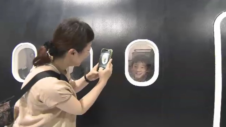 「夏休みで一番楽しい1日になった」　北九州空港で機体の迫力を間近で体験　応募倍率10倍超の人気イベント「ナイトトリップ」　福岡