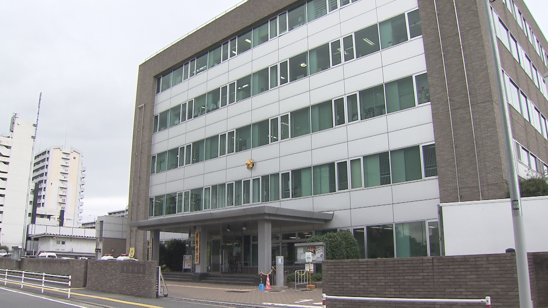 「女の子がかわいらしかったので」　プールの更衣室で7歳女児を“盗撮”　54歳男を逮捕　スマホに約1分の“着替え”動画　福岡