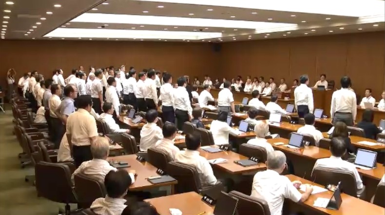 【一覧】採決中止動議に賛成した49人の所属会派と氏名 自民は“金銭授受”証言の江藤県議だけ賛成せず 蔵内議長の辞職勧告決議案 福岡県議会