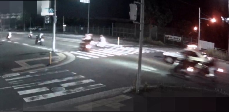「暴走している一体感を味わいたい」原付バイクなど8台で集団暴走　高校生含む男女18人を検挙　無免許運転も　福岡