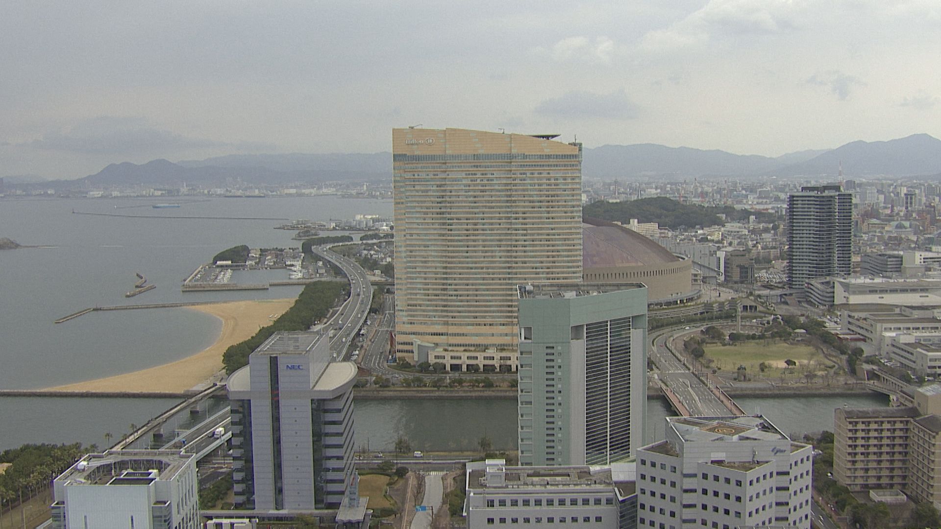 福岡で21日夜遅くにかけて落雷や竜巻、急な強い雨のおそれ　局地的に積乱雲が発達も　気象台が注意呼びかけ